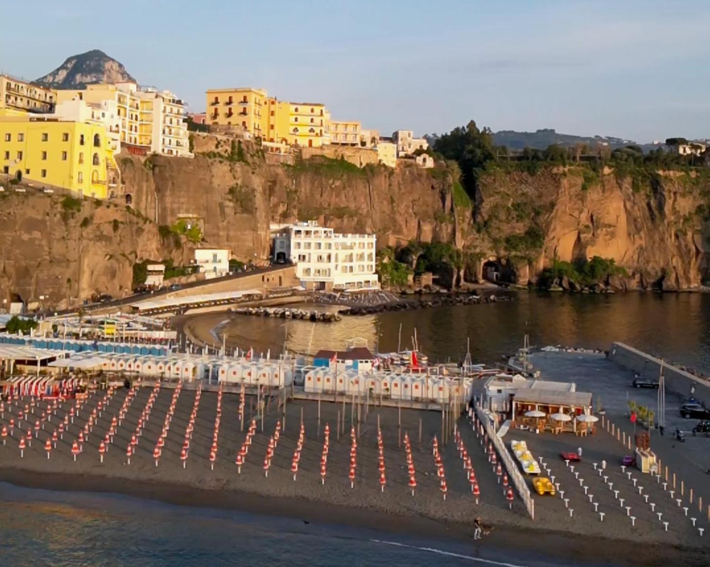 Hotel Giosue' A Mare Sorrento Meta Extérieur photo